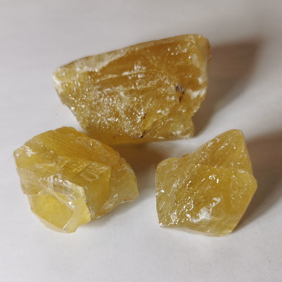 La pierre de l'Ange de la Générosité : Calcite Miel