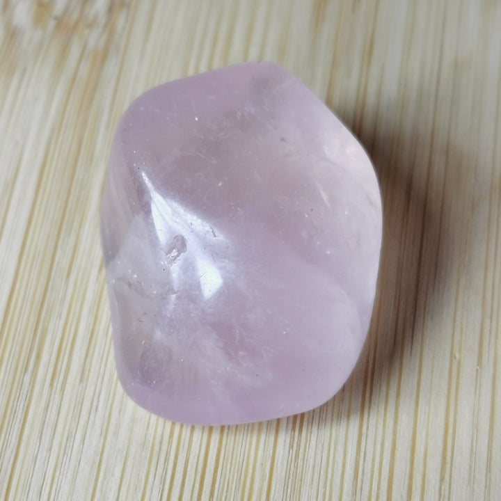 La pierre de l'Ange de l'Amour : Quartz Rose