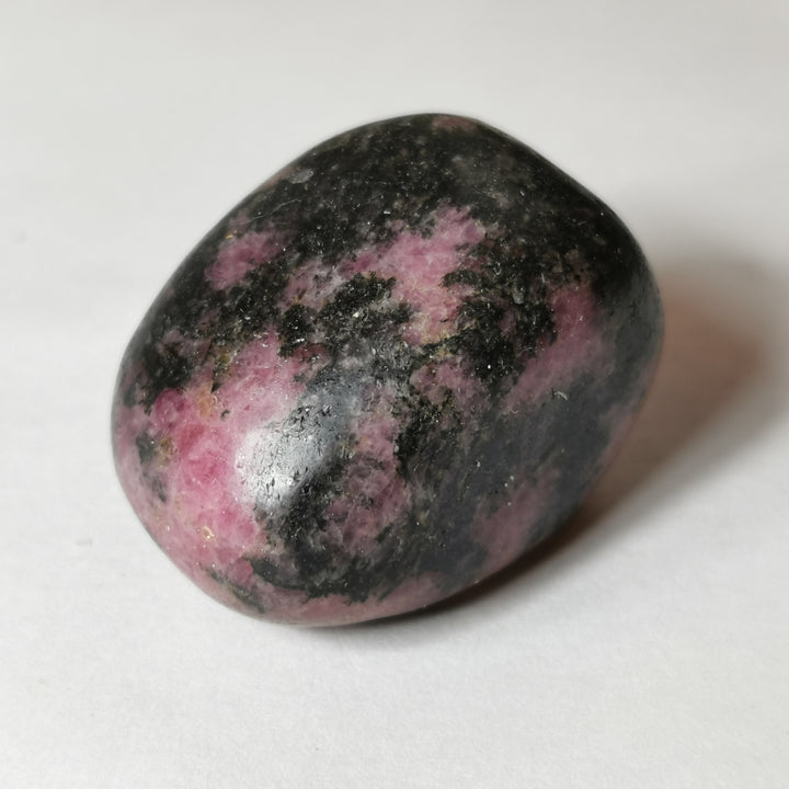 La pierre de l'Ange de la Patience : La Rhodonite