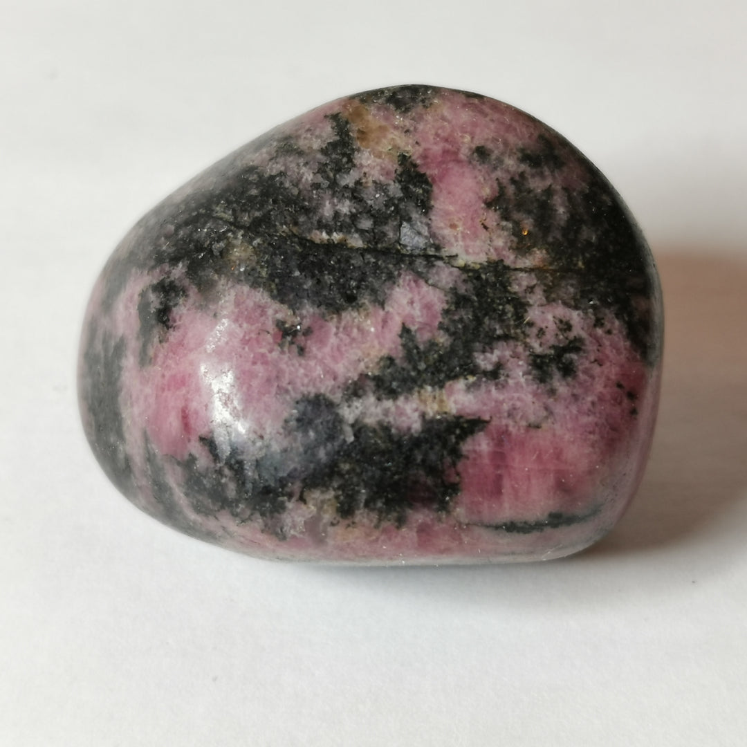La pierre de l'Ange de la Patience : La Rhodonite