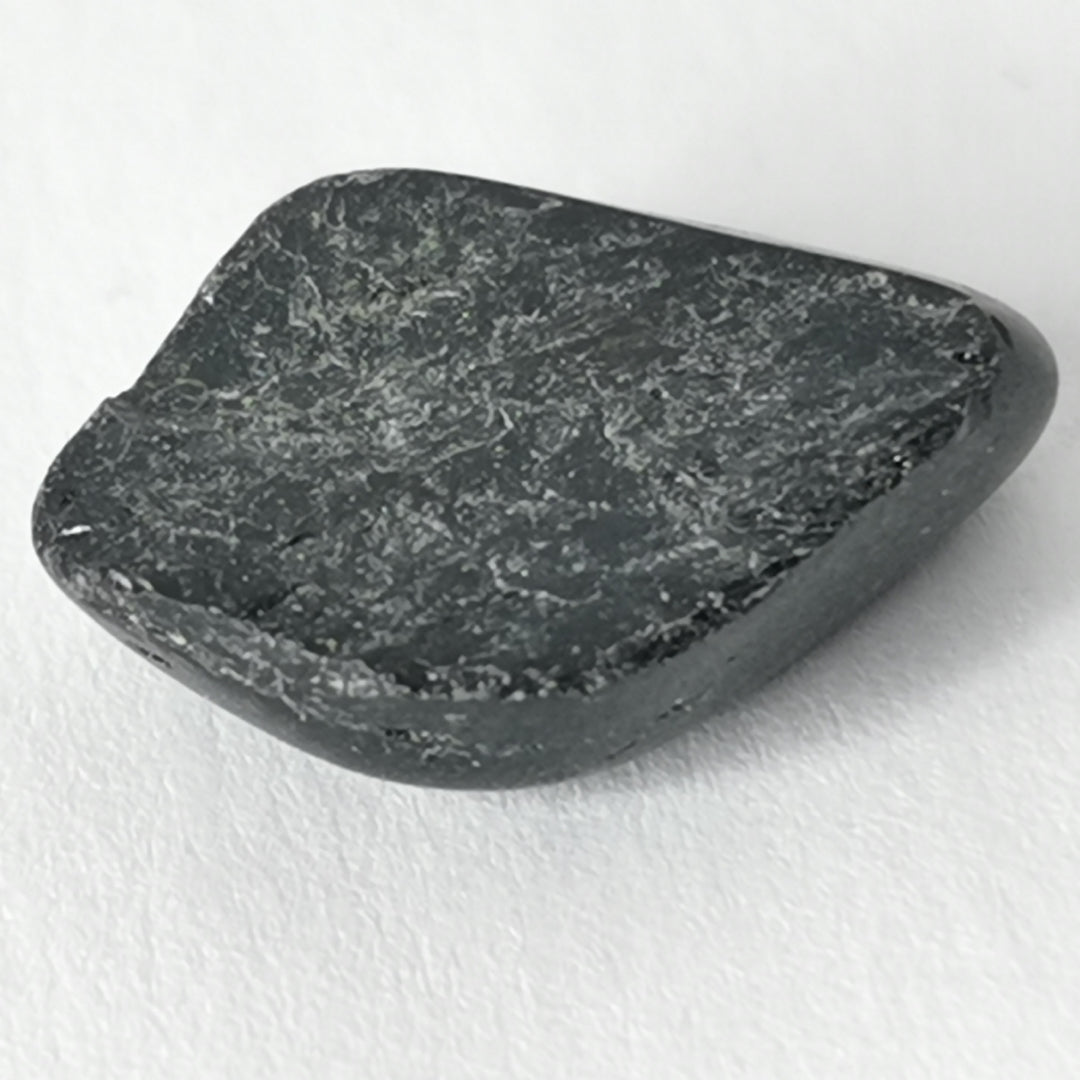 La pierre de l'Ange de la Transformation : La tourmaline noire (pierre roulée)