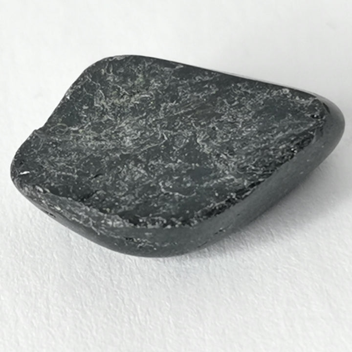 La pierre de l'Ange de la Transformation : La tourmaline noire (pierre roulée)